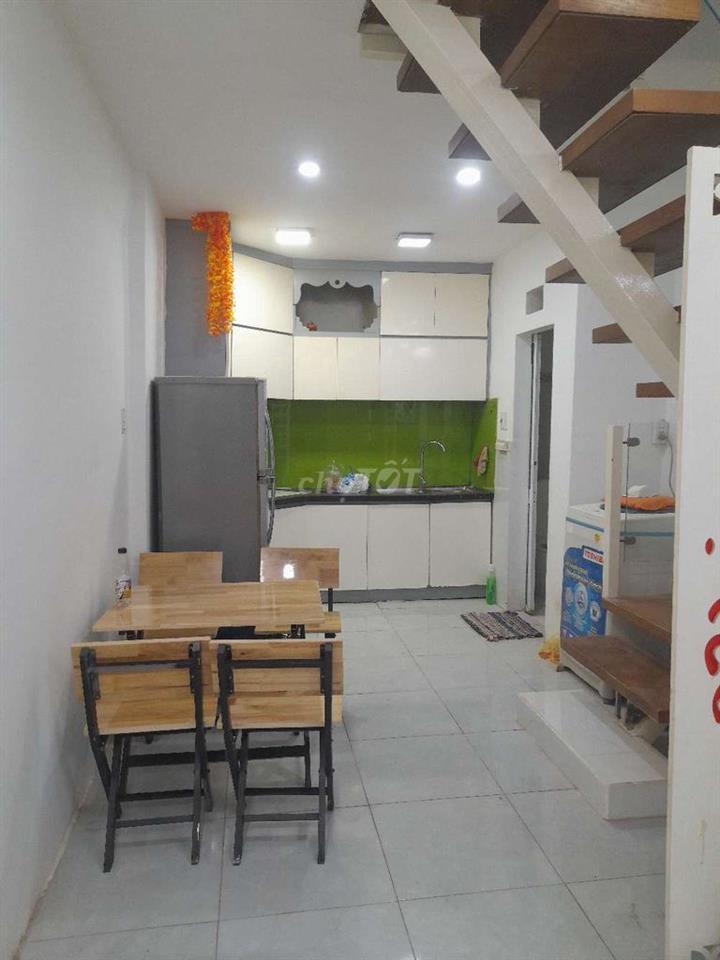 nhà Q1 1 trệt 1 lầu nội thất cb đầy đủ, mới sạch sẽ hẻm nhỏ