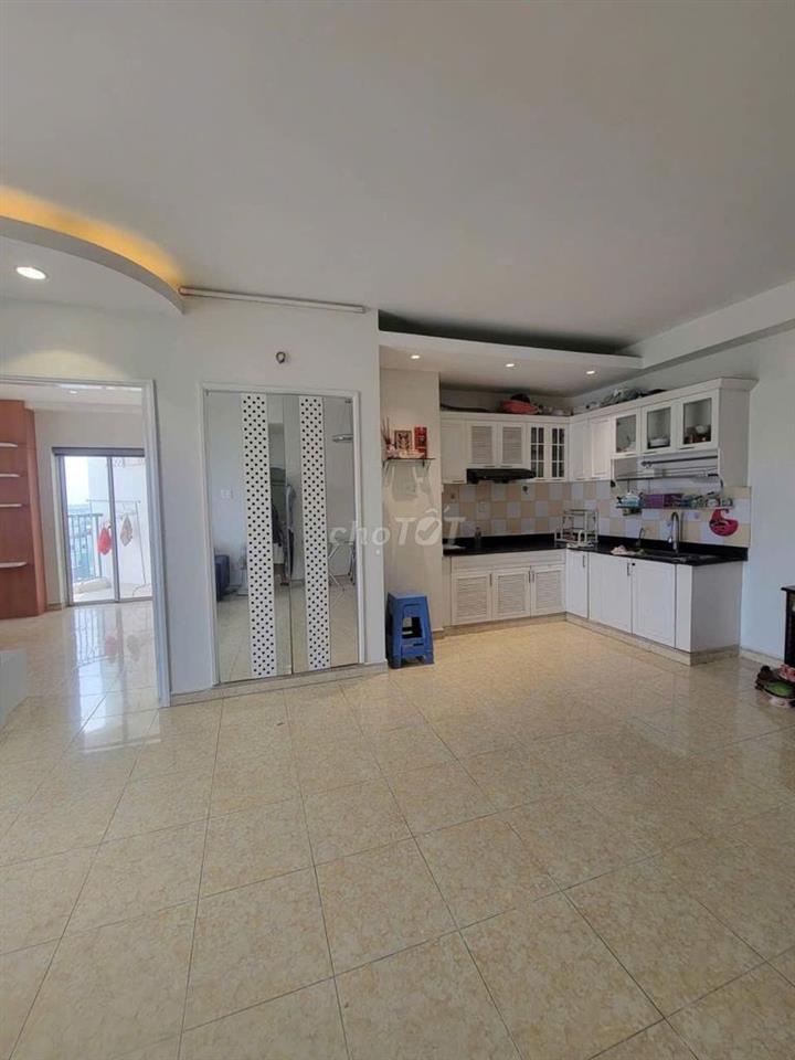 Căn 3 phòng ngủ sẵn nội thất C/c  Hoa Sen- Lạc Long Quân giá 15tr/th