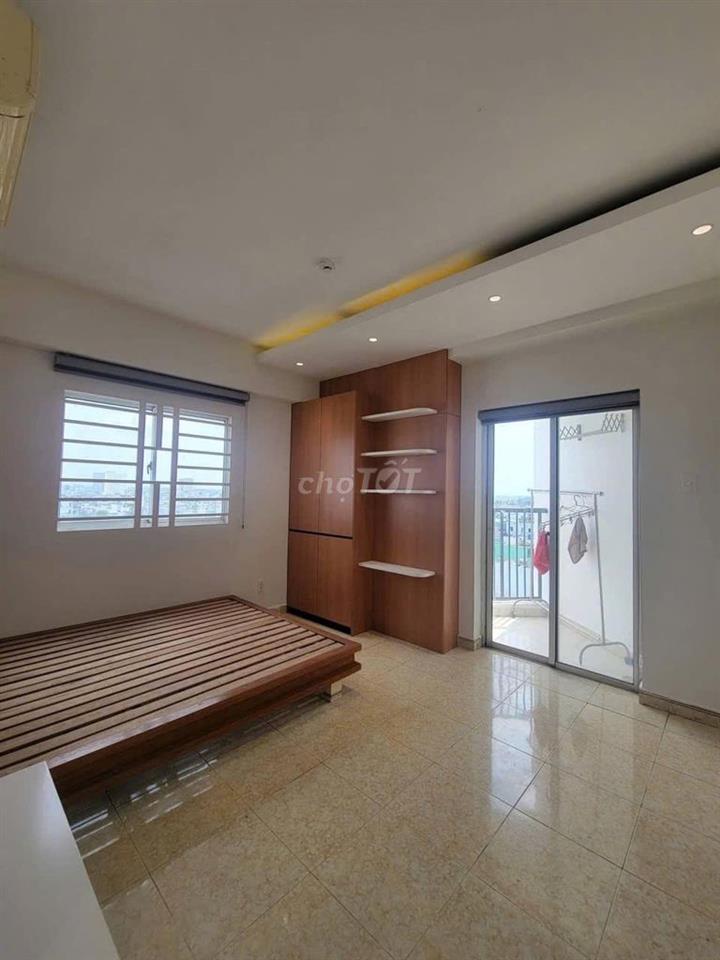 Căn 3 phòng ngủ sẵn nội thất C/c  Hoa Sen- Lạc Long Quân giá 15tr/th