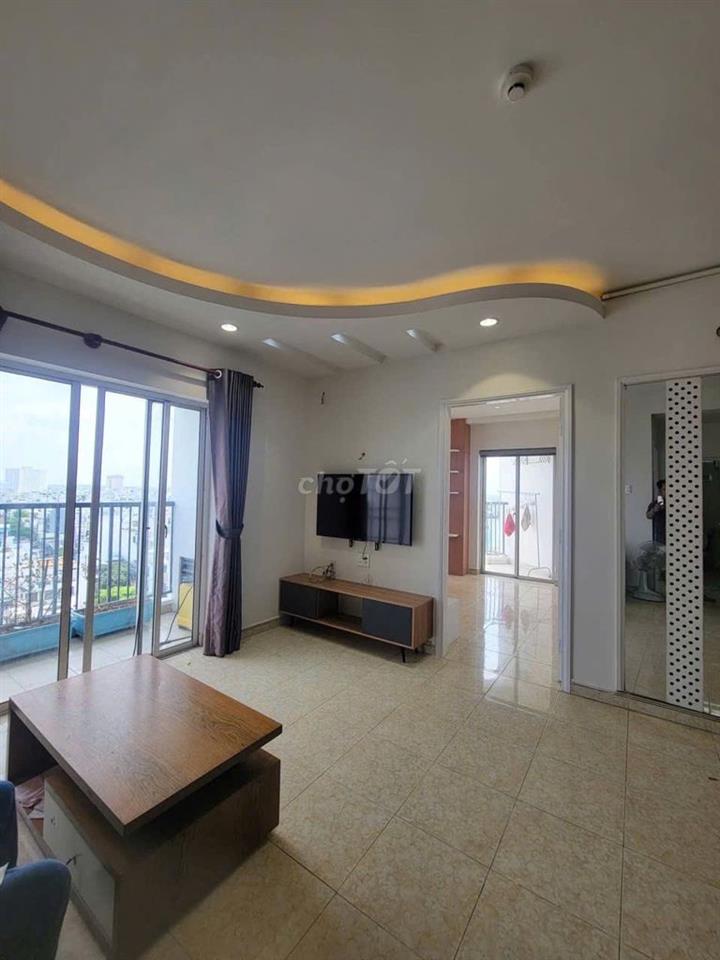 Căn 3 phòng ngủ sẵn nội thất C/c  Hoa Sen- Lạc Long Quân giá 15tr/th