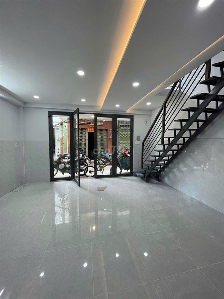 bán nhà ở  gần trường học , gần chợ
