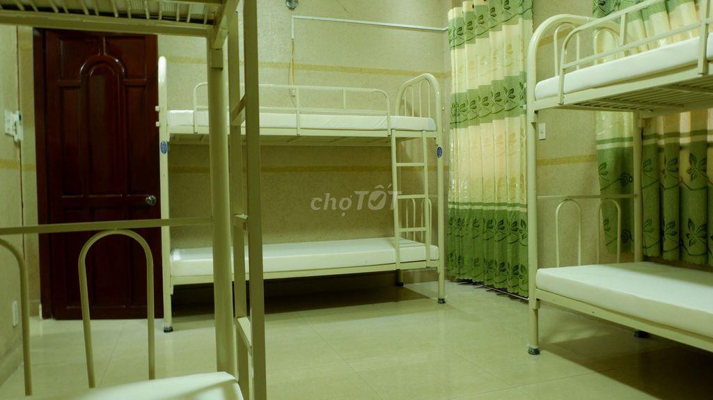 KÝ TÚC XÁ SÁT BÊN ĐH GIAO THÔNG VẬN TẢI, LAO ĐỘNG XÃ HỘI