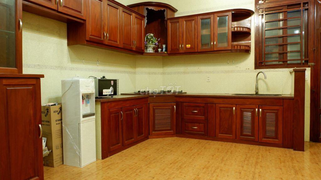 KÝ TÚC XÁ SÁT BÊN ĐH GIAO THÔNG VẬN TẢI, LAO ĐỘNG XÃ HỘI