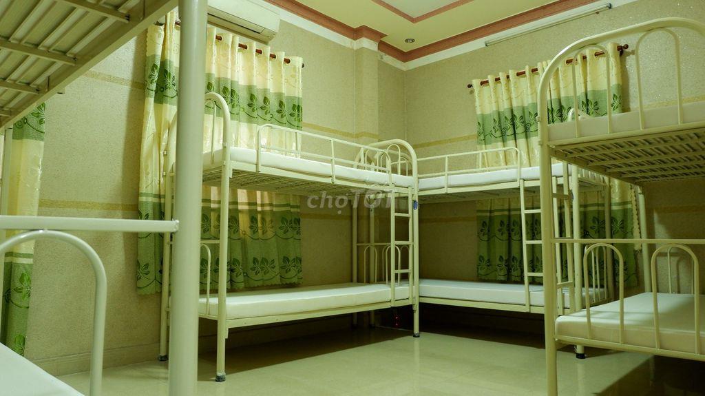 KÝ TÚC XÁ SÁT BÊN ĐH GIAO THÔNG VẬN TẢI, LAO ĐỘNG XÃ HỘI