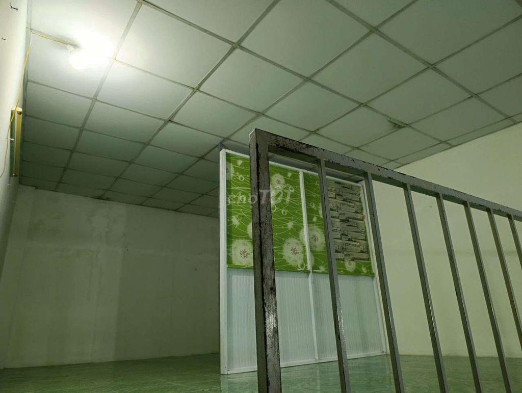 Nhà đường ích thạnh 4mx8m, có máy lạnh, có thể kinh doanh