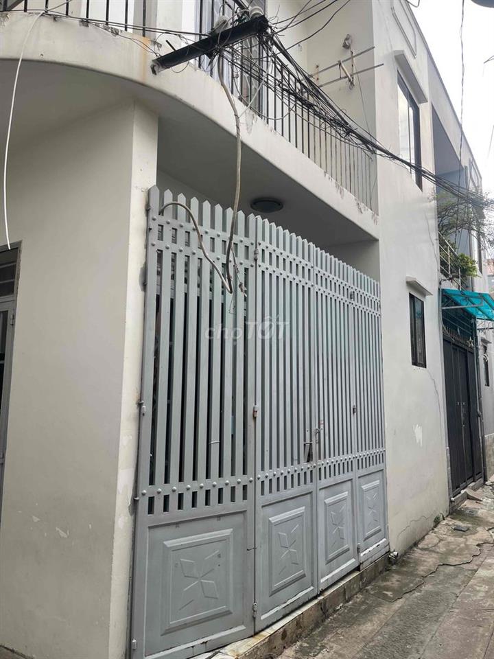 nhà hẻ xe hơi ngay nhà thờ tân hưng ngã tu đình