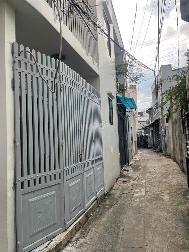 nhà hẻ xe hơi ngay nhà thờ tân hưng ngã tu đình