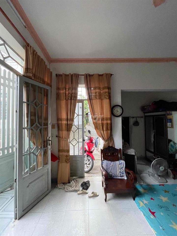 nhà hẻ xe hơi ngay nhà thờ tân hưng ngã tu đình