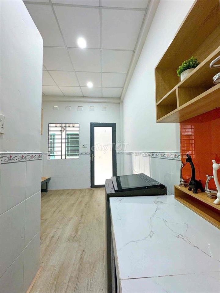 CHO THUÊ DUPLEX 1 TRỆT 1 LẦU NGAY ĐẠI HỌC HUTECH, GTVT, FTU,…