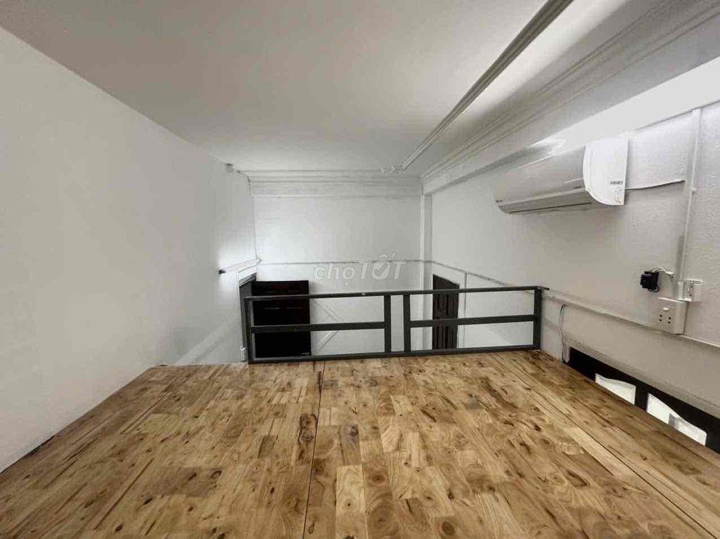 DUPLEX GÁC CAO CỬA SỔ LỚN BẠCH ĐẰNG NẰM PHÍA SAU ĐẠI HỌC UEF