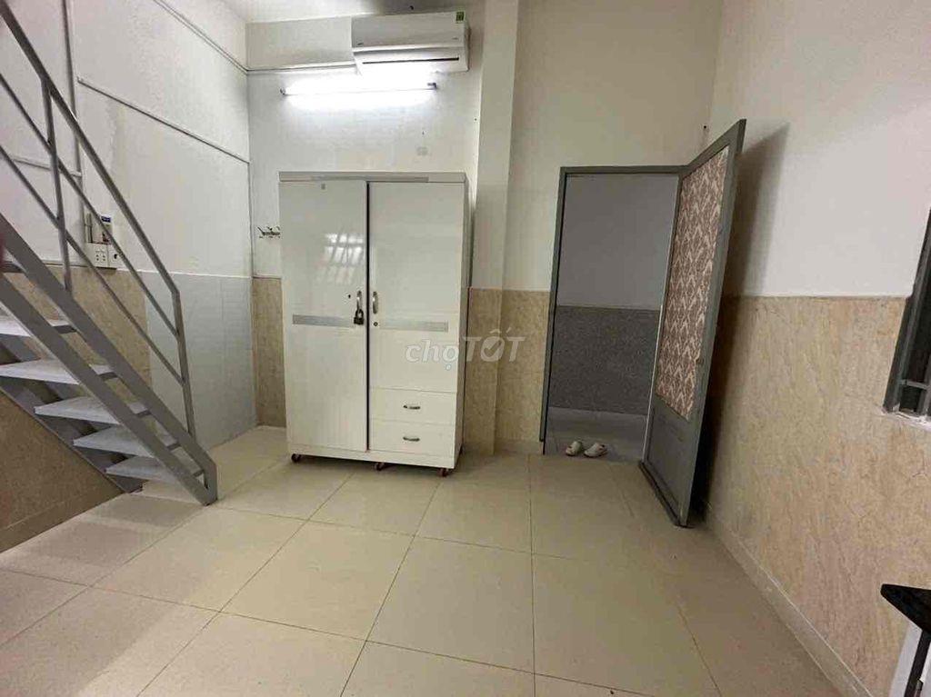 DUPLEX GÁC CAO CỬA SỔ LỚN FULL NỘI THẤT CẠNH CHỢ BÀ CHIỂU