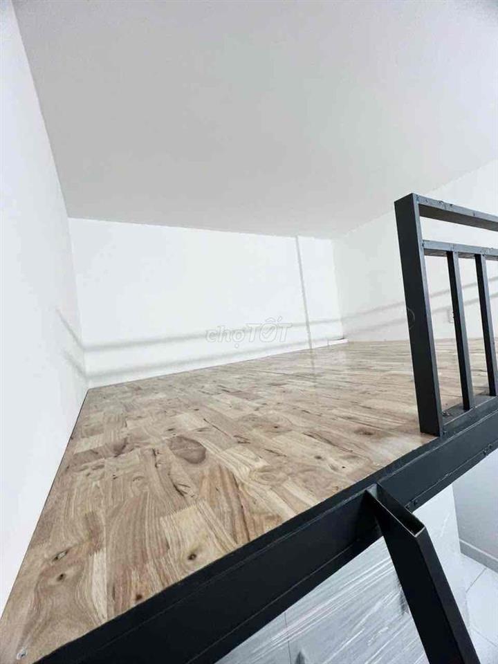 DUPLEX GÁC CAO CỬA SỔ THOÁNG ĐI BỘ HỌC VĂN LANG, IUH