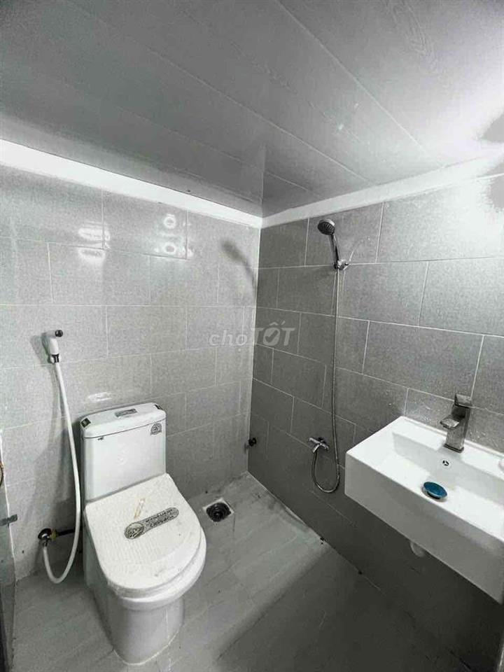DUPLEX GÁC CAO CỬA SỔ THOÁNG ĐI BỘ HỌC VĂN LANG, IUH