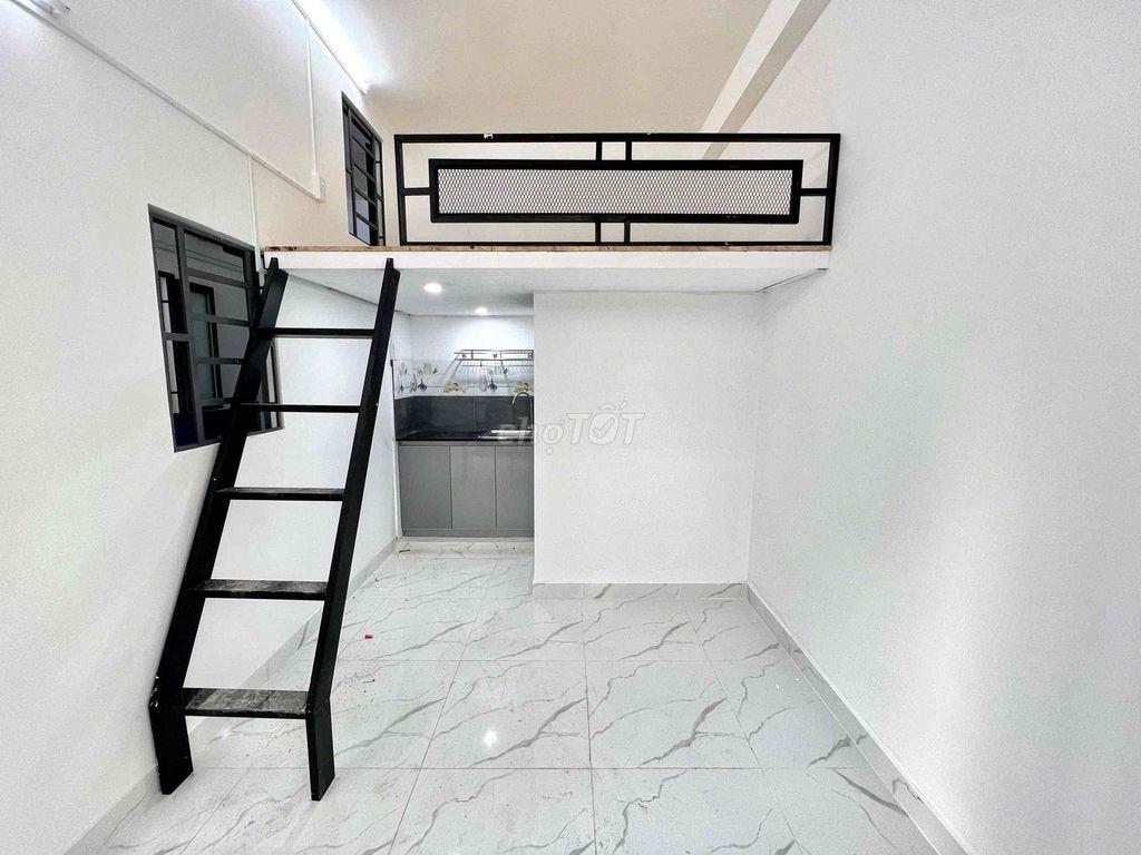 DUPLEX GÁC CAO CỬA SỐ TRỜI GIÁ SINH VIÊN ( cách đh UEF 5' đi xe )