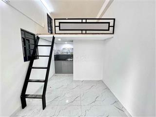 DUPLEX GÁC CAO CỬA SỐ TRỜI GIÁ SINH VIÊN ( cách đh UEF 5' đi xe )