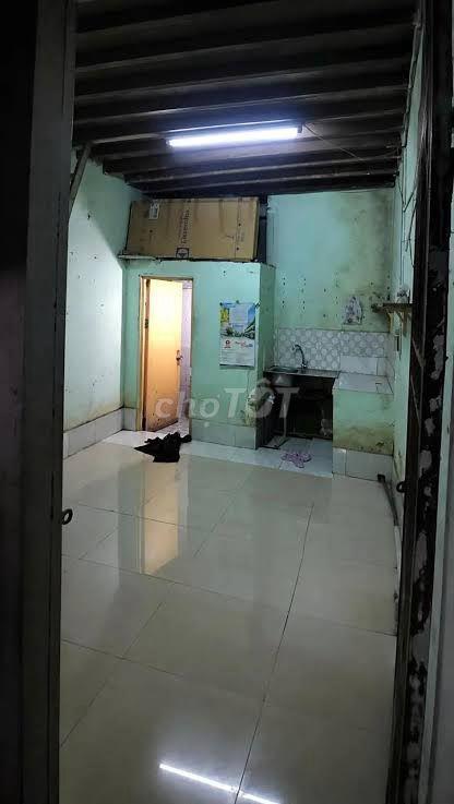 Cho thuê phòng trọ cấp 4 cũ 