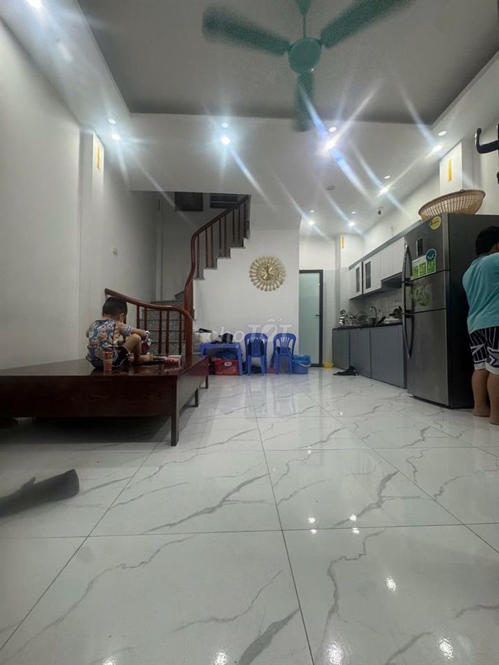 Chính chủ bán căn liền kề góc An thắng. Dt 32m/ sổ, thực tế 41m2
