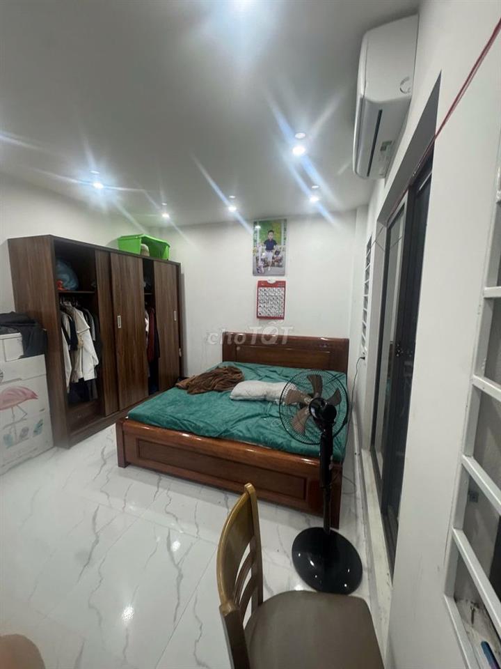 Chính chủ bán căn liền kề góc An thắng. Dt 32m/ sổ, thực tế 41m2