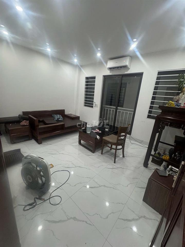 Chính chủ bán căn liền kề góc An thắng. Dt 32m/ sổ, thực tế 41m2