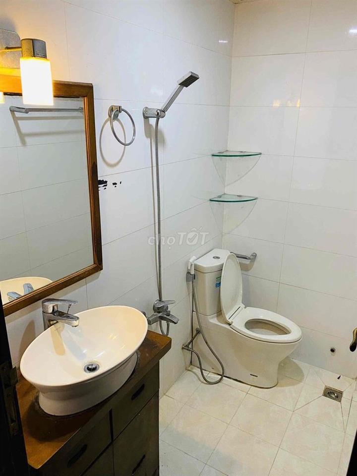 Phòng trọ chợ Bà Chiểu có cửa sổ nội thất