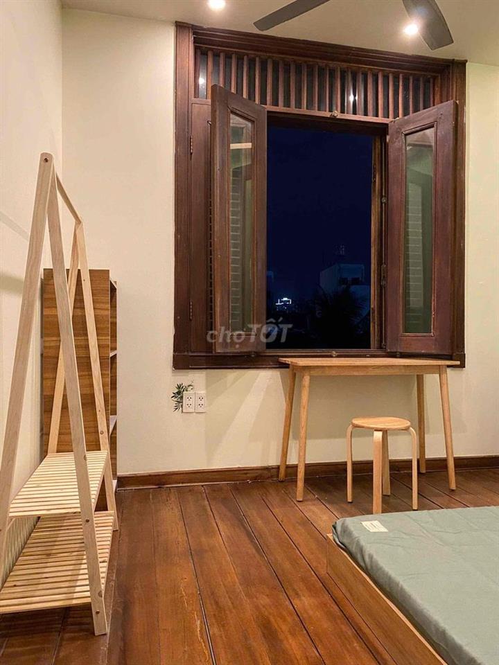 Phòng trọ chợ Bà Chiểu có cửa sổ nội thất