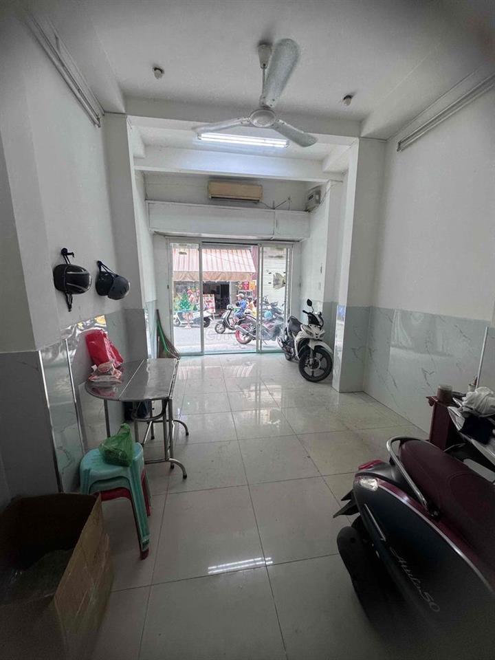mặt tiền kinh doanh tự do