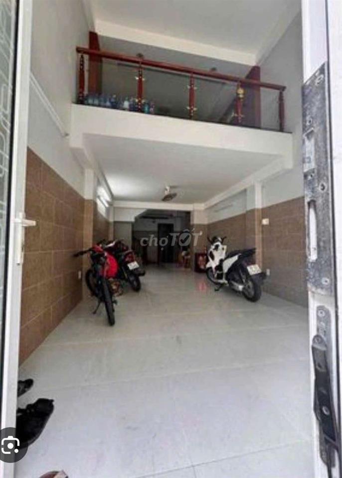 Cho thuê nhà 3 tầng 1 tum tại ngõ 13 đường Giải Phóng
