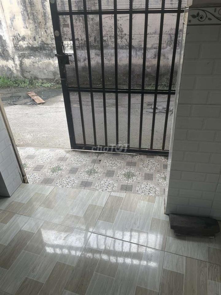 Nhà nguyên căn hẻm xe hơi 