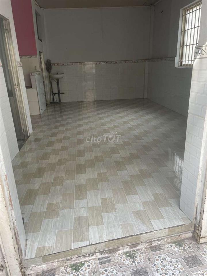 Nhà nguyên căn hẻm xe hơi 