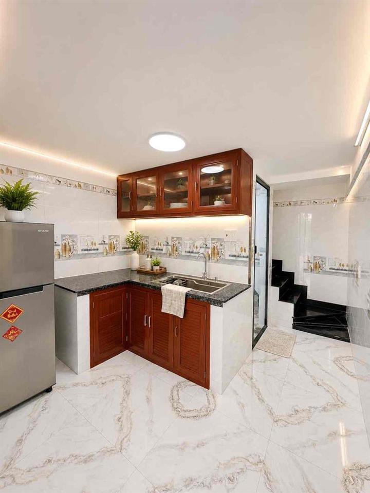 Nhà mới xây 2025 – tài chính chỉ hơn 2 tỷ – căn góc hẻm 5m gần cầu Phú