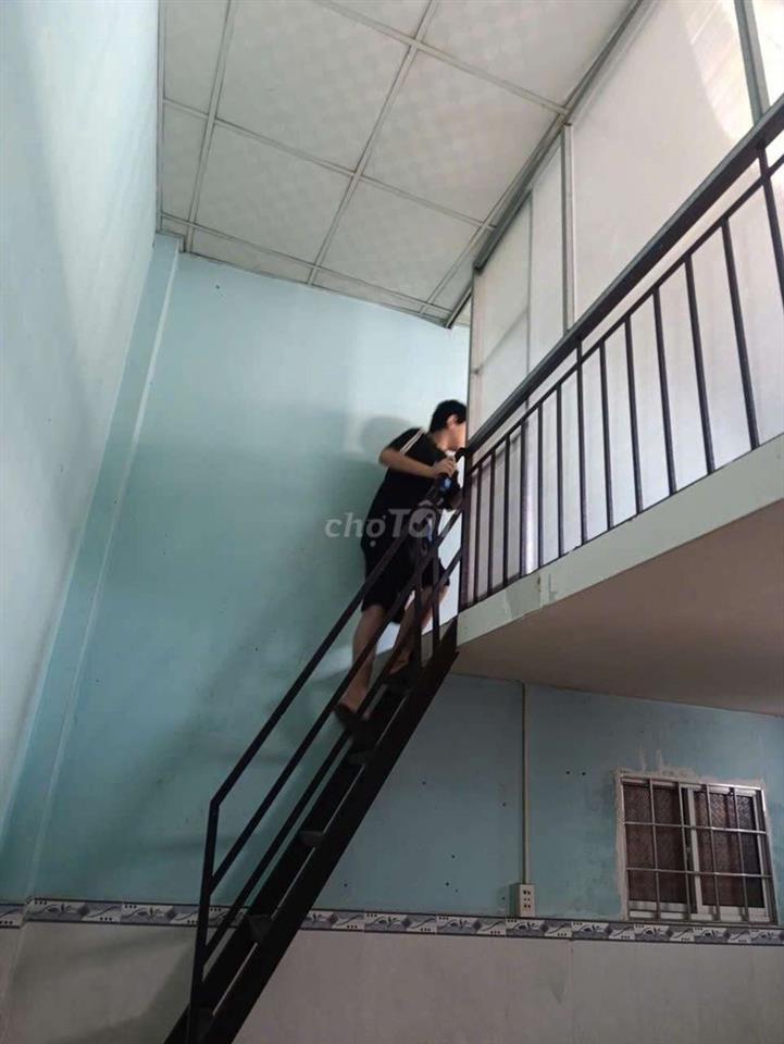 cho thuê nhà mặt tiền đường Lê Văn lương 10x25