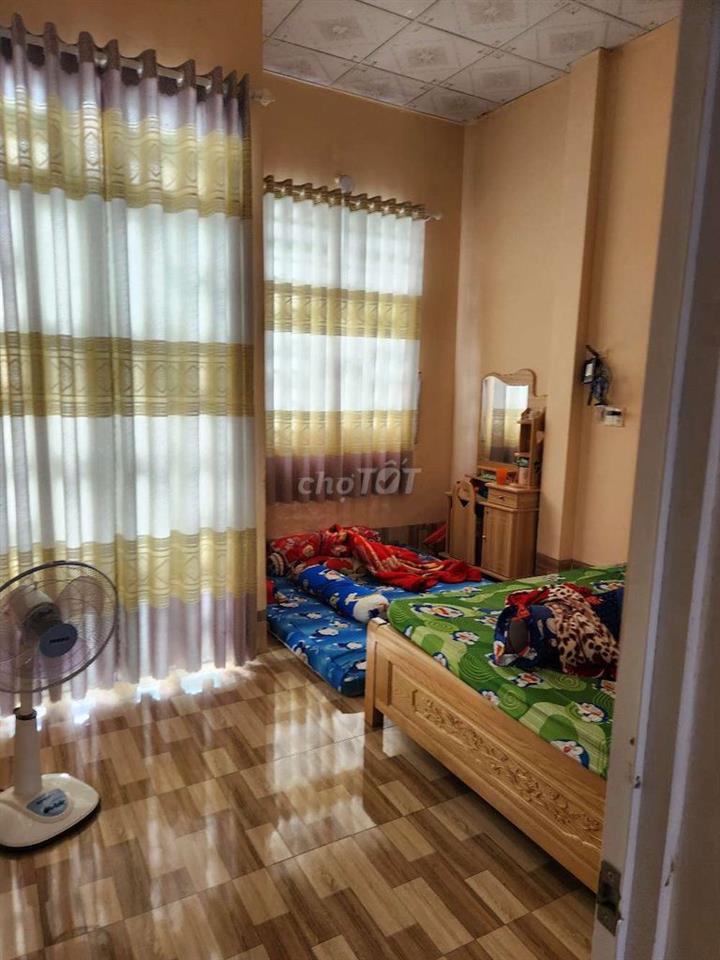 nhà 1 trệt 1 lầu gần công an phường cái khế