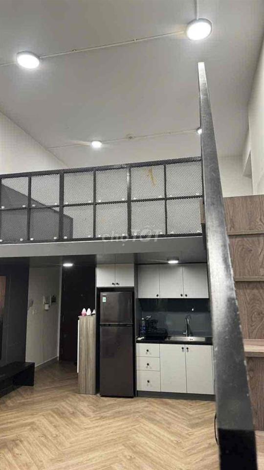 căn hộ duplex, phòng ngủ riêng biệt, đầy đủ nội thất.