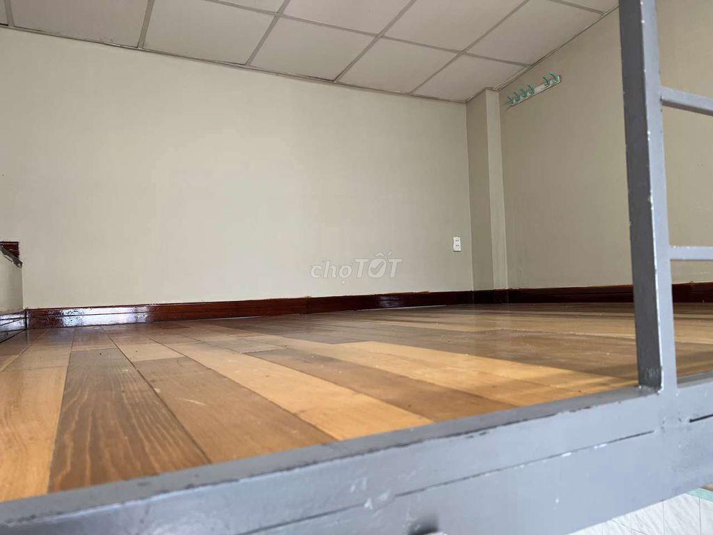 Phong 40m2 nguyen thien thuat binh thanh