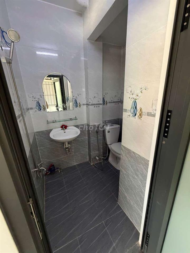Gần một cây số với Đại học Sài Gòn Đại học mở