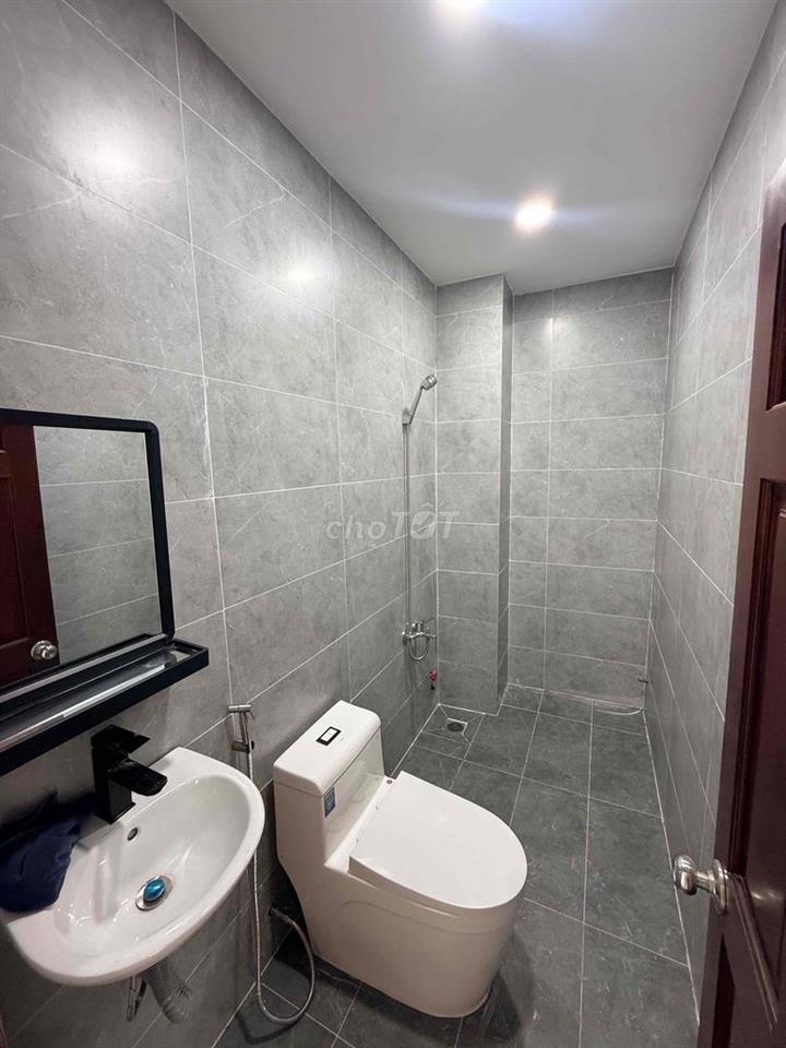 NHÀ 3 TẦNG Đường Huỳnh Tấn Phát - 4PN - 3NVS - NT full