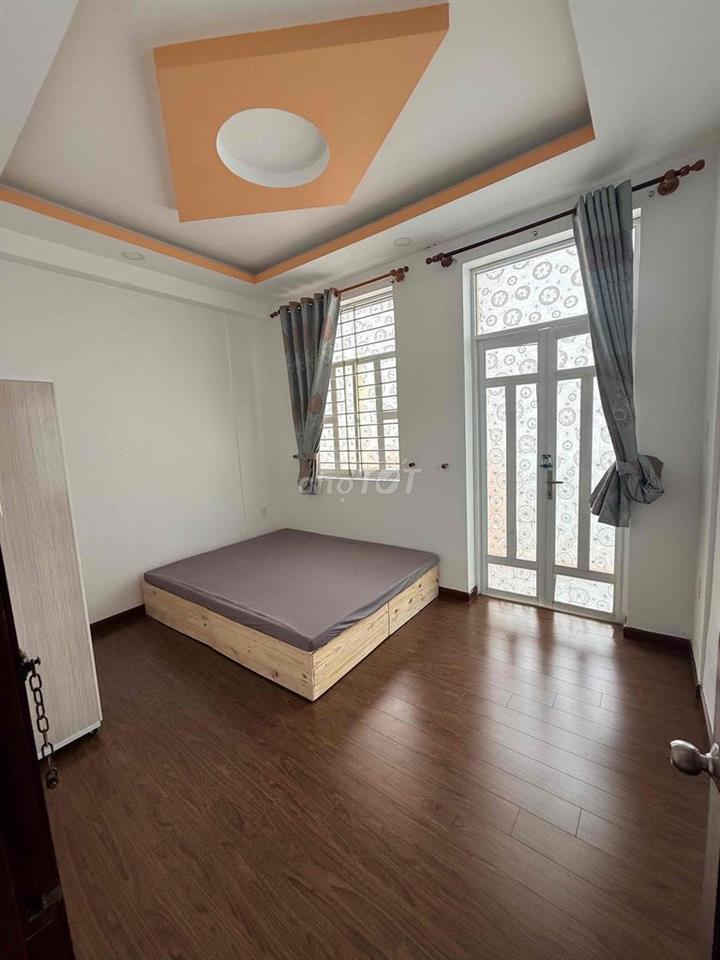 NHÀ 3 TẦNG Đường Huỳnh Tấn Phát - 4PN - 3NVS - NT full