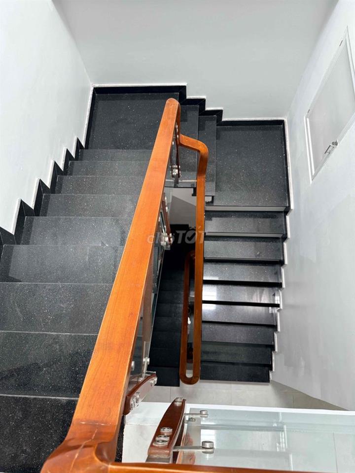 NHÀ 3 TẦNG Đường Huỳnh Tấn Phát - 4PN - 3NVS - NT full