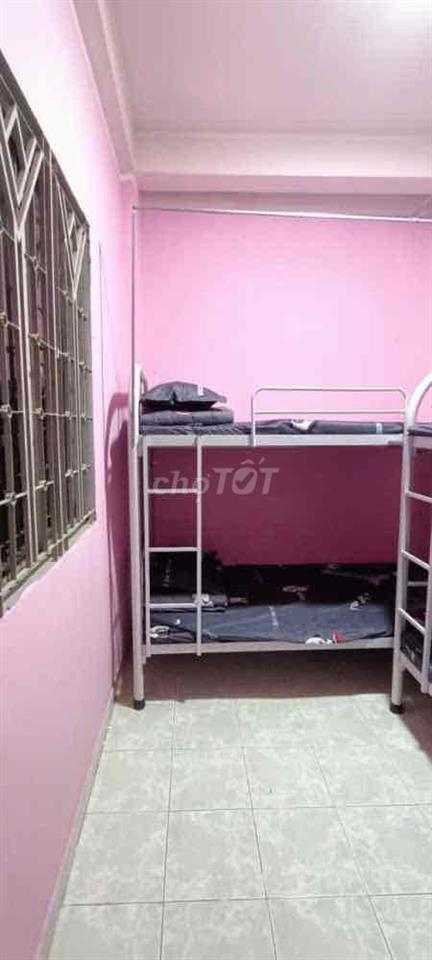 KÝ TÚC XÁ GIÁ RẺ 900K BAO ĐIỆN NƯỚC  QUẬN 5 VÀ 10