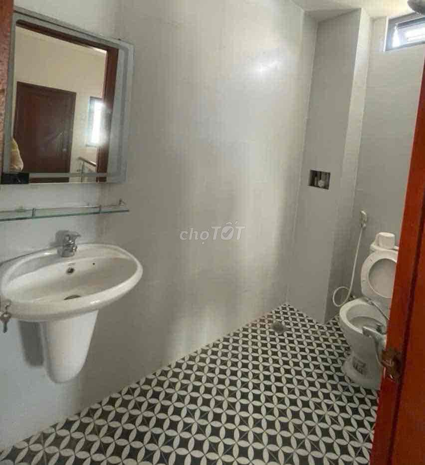 Nhà góc cho thuê (Lầu 1; Lầu 2)