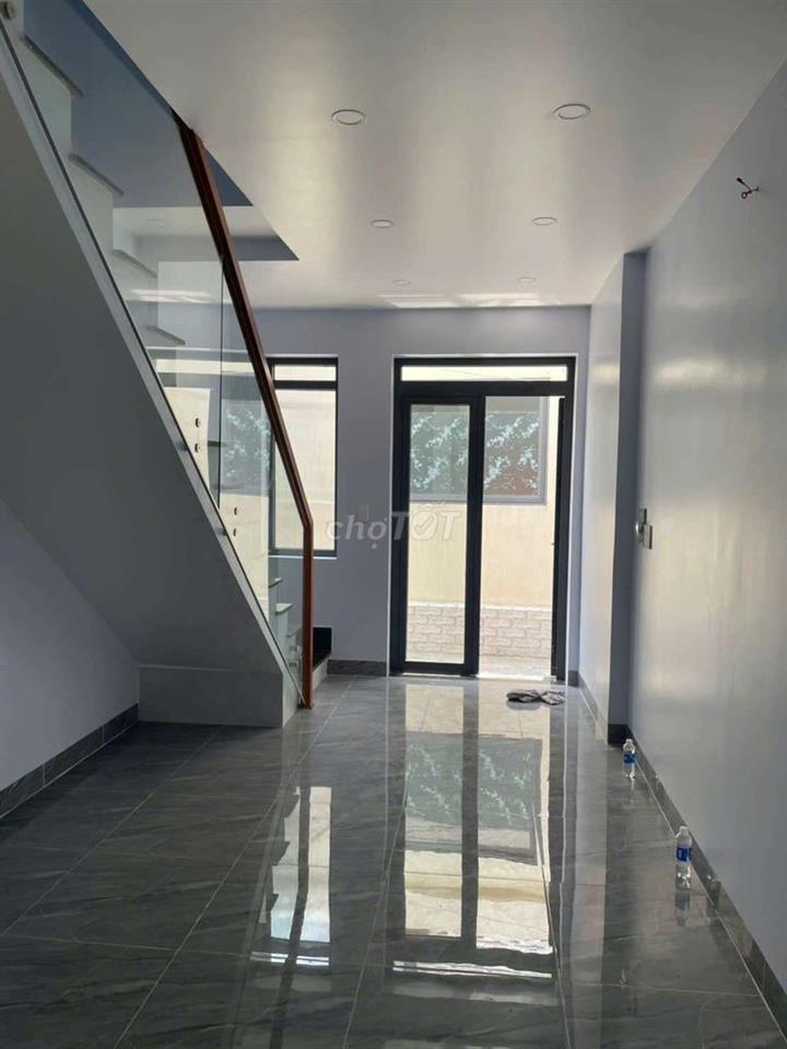 kẹt tiền cần chuyển nhượng gấp nhà 257 nguyễn bình