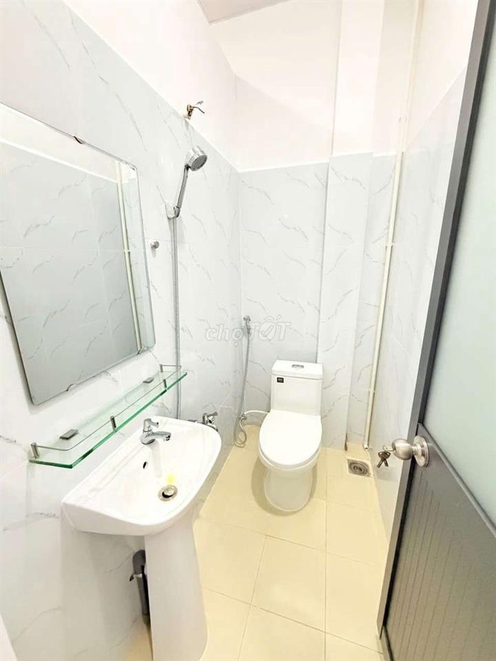 BÁN NHÀ NGAY CHỢ Tân BÌNH 