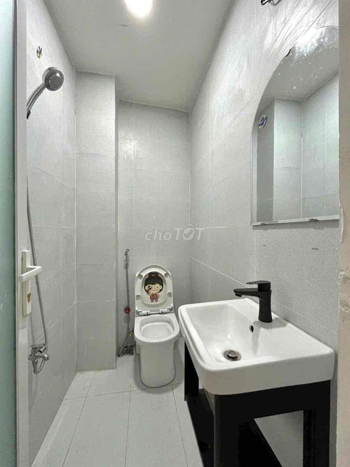 TÌM ĐÂU RA STUDIO BAN CÔNG FULL ĐỒ CHÍNH CHỦ MẶT TIỀN ĐẶNG THÙY TRÂM?