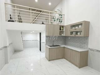 Nhà mới, đẹp, dọn vào ở ngay, ra Q1 15p
