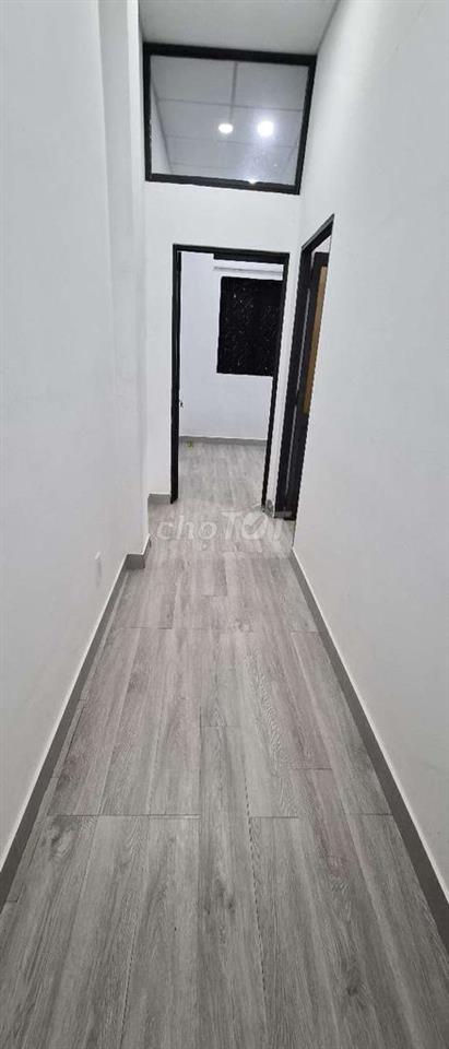 Nhà mới, đẹp, dọn vào ở ngay, ra Q1 15p
