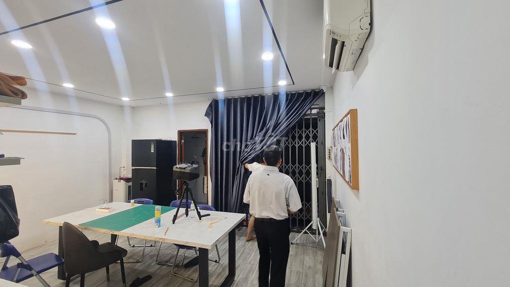 Chính chủ - Nhà mặt tiền góc DC11 - Đang cho thuê có dòng tiền