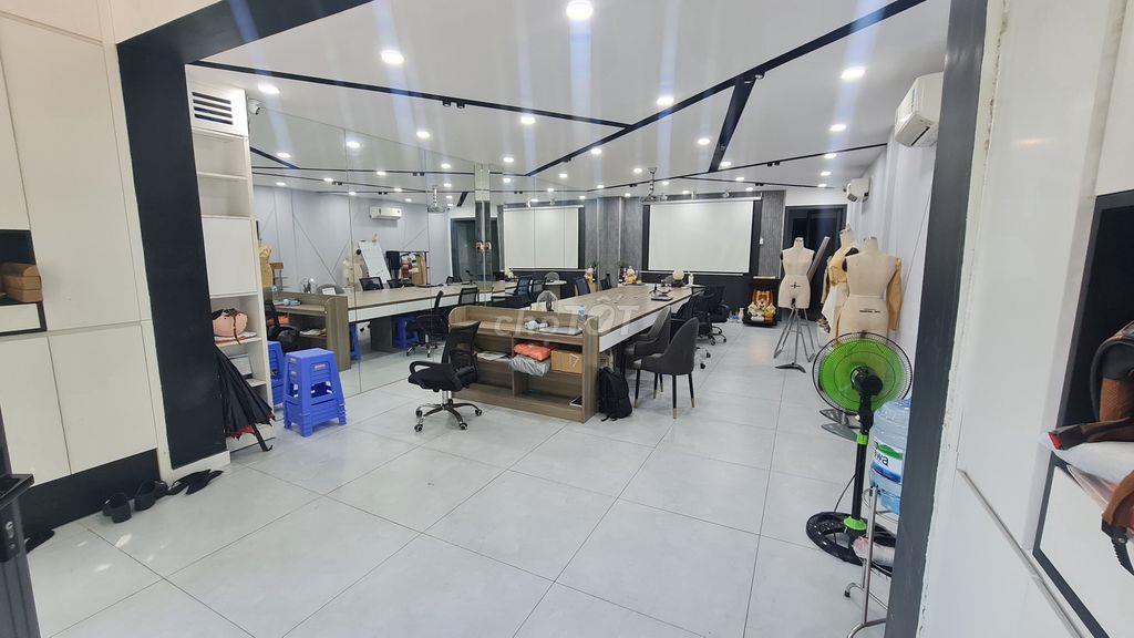 Chính chủ - Nhà mặt tiền góc DC11 - Đang cho thuê có dòng tiền