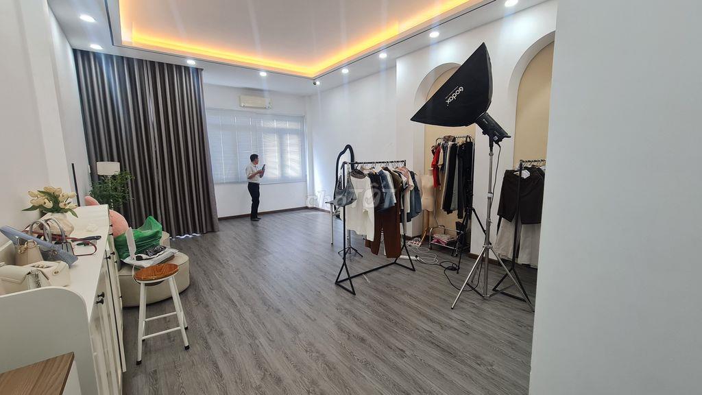 Chính chủ - Nhà mặt tiền góc DC11 - Đang cho thuê có dòng tiền