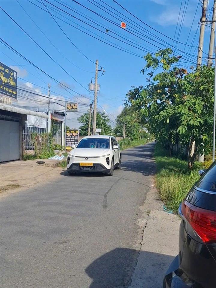 Bán nhà nát tiện xây mới. 8,28 mét * Dài 22 mét nở hậu– Hướng Đông Bắc