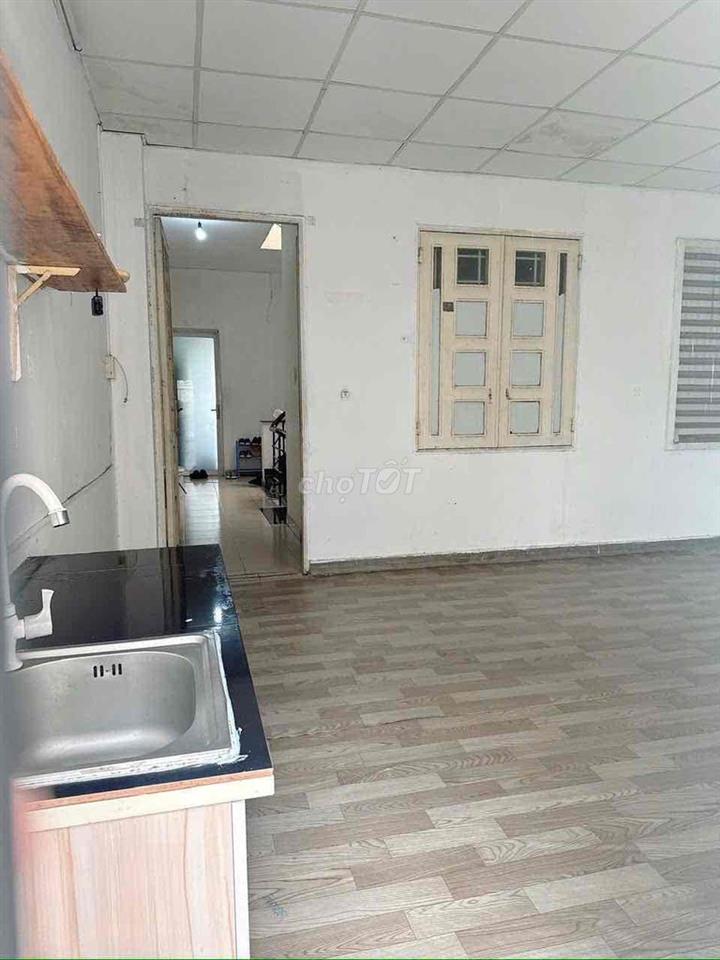 Pass phòng trọ ban công lớn tách bếp Bình Thạnh